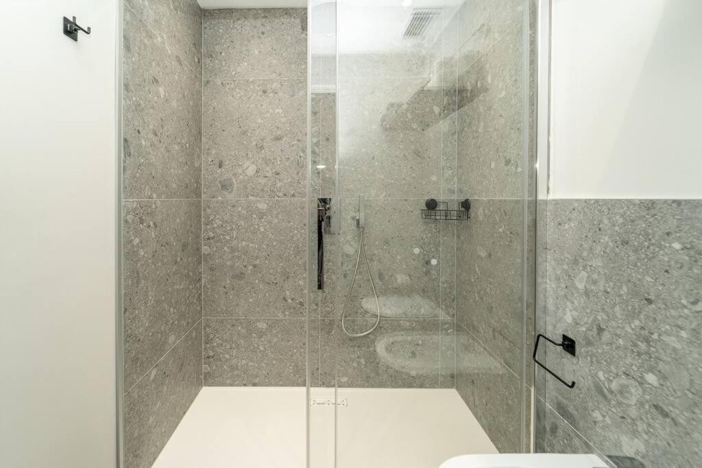 Apt 2 Min From The Cathedral With Private Parking Como Ngoại thất bức ảnh