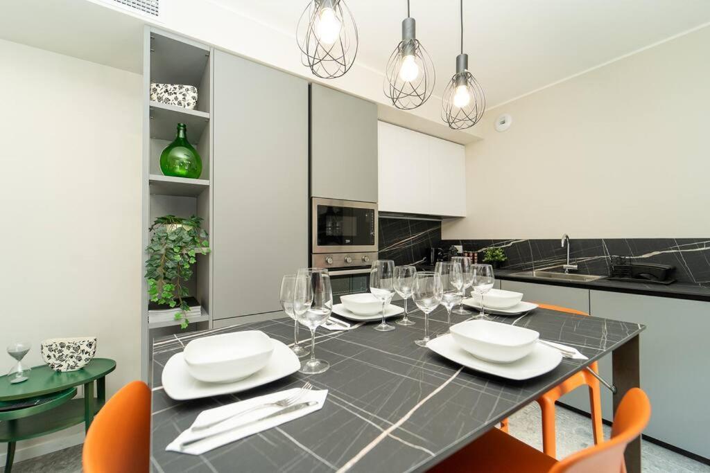 Apt 2 Min From The Cathedral With Private Parking Como Ngoại thất bức ảnh