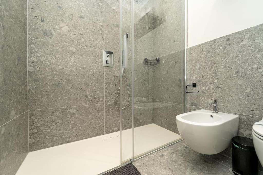 Apt 2 Min From The Cathedral With Private Parking Como Ngoại thất bức ảnh